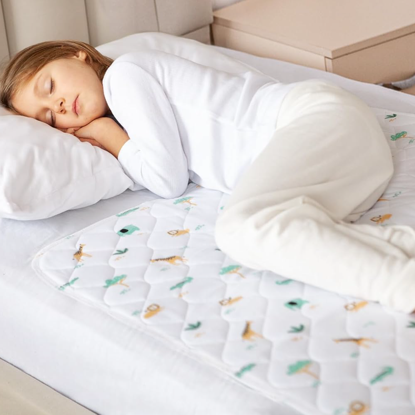 Potty Training Bed Pad Without Tucks - Safari Lynmark