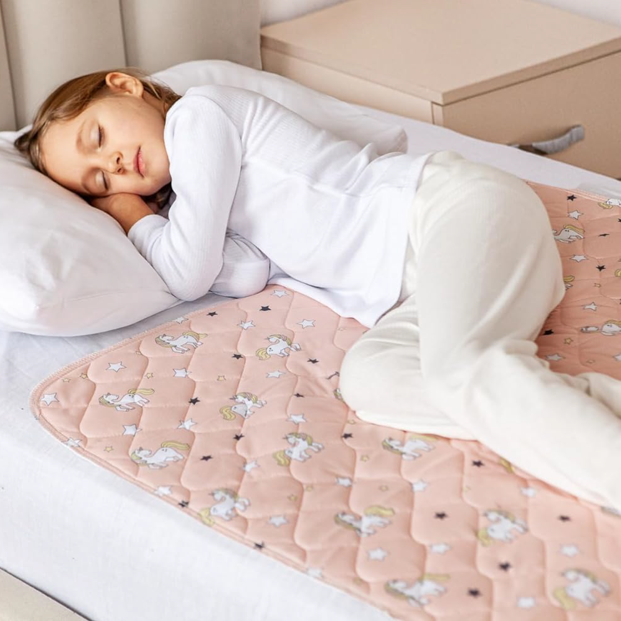 Potty Training Bed Pad Without Tucks - Unicorn Lynmark