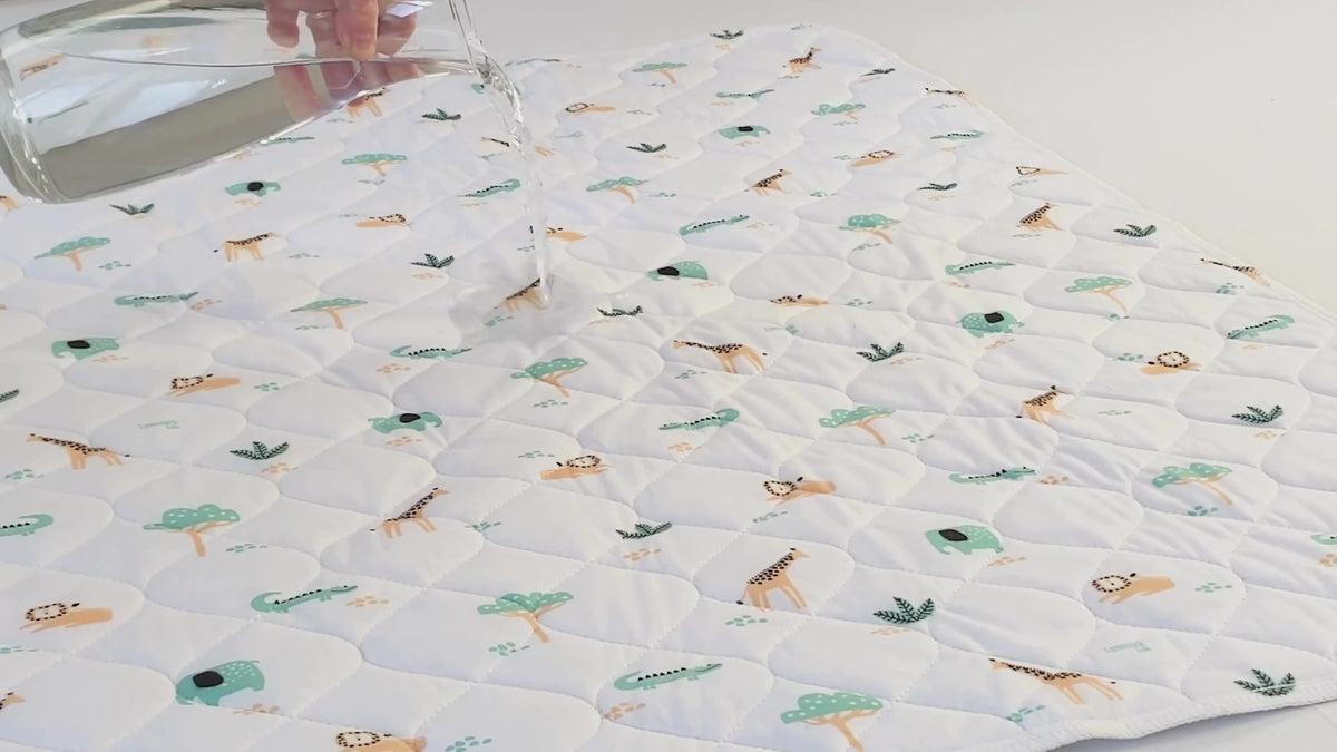 Lynmark Explorer potty training bed pad non-slip - product demo video